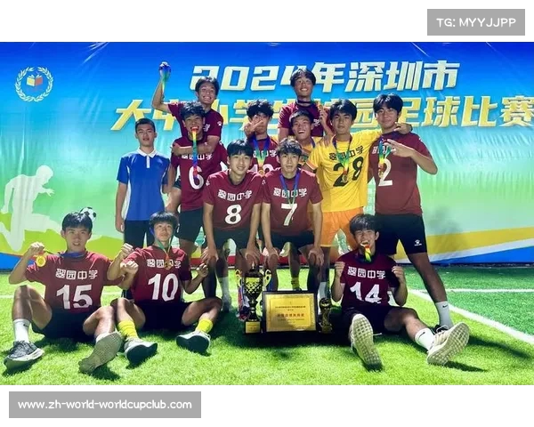 李青龙当选K联赛赛季MVP最佳阵容亮相彰显足球英才的风采与实力 李青龙当选K联赛赛季MVP最佳阵容亮相彰显足球英才的风采与实力
